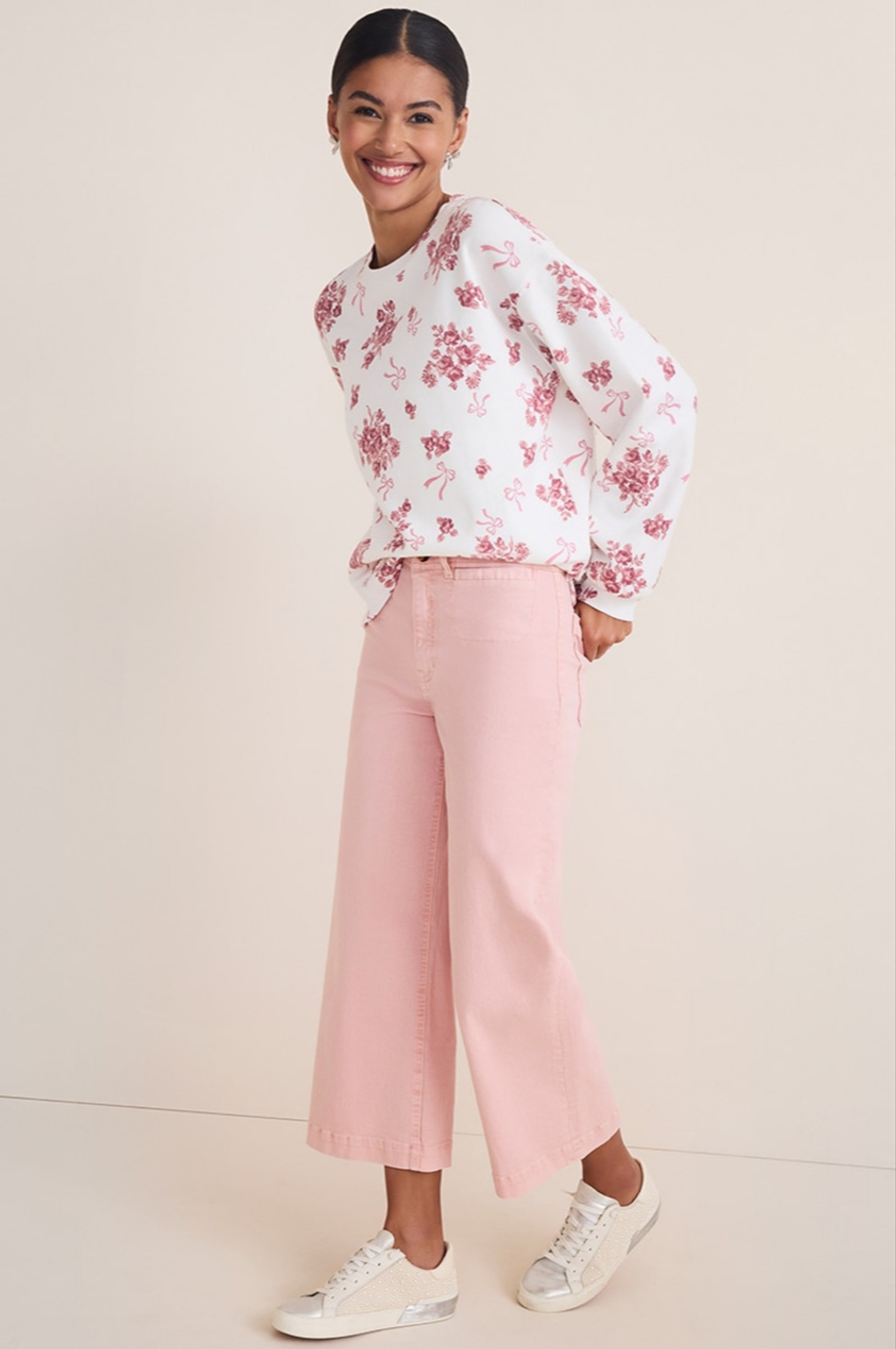 francesca's | Lisa Long Sleeve Floral Sweatshirt